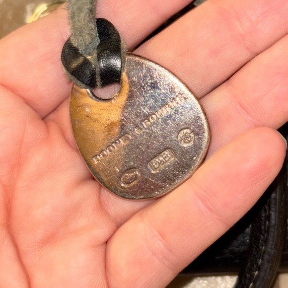 Vintage Dooney & Bourke Black Pebbled Lock and Key Handbag Rare Tag Style - Picture 7 of 7